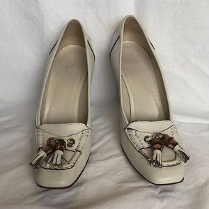 Gucci high heeled loafer ivory with bamboo tassel